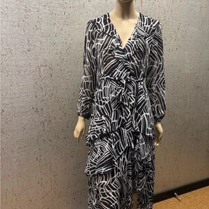 Chic Zebra Print Long Sleeve Dress